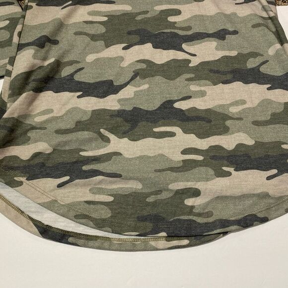 NWT Yelete Camo Long Sleeve Round Hem Keyhole Neckline Women's Size S - Picture 10 of 13